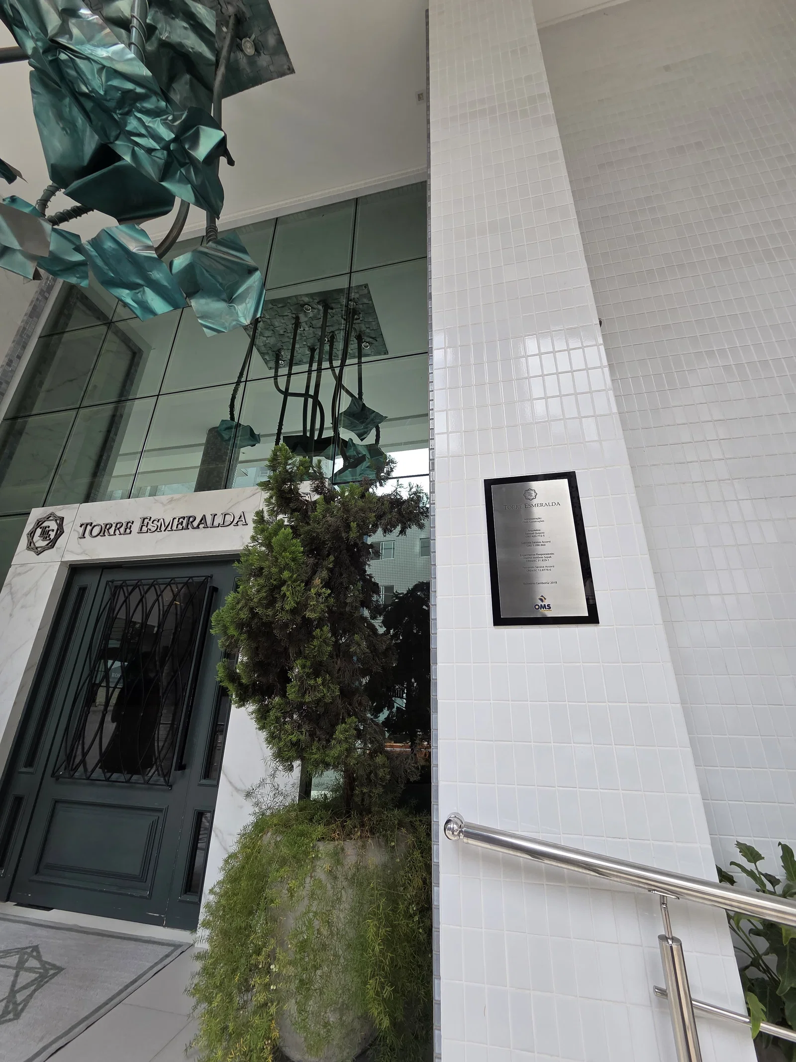 Apartamento no Ed. Torre Esmeralda em Balneário Camboriú - foto 22