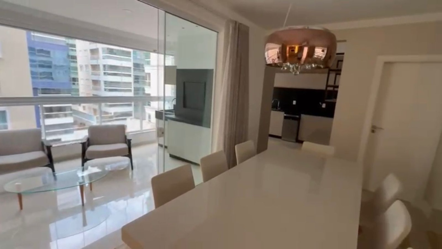 Apartamento no Ed. Spazio DArt Residence em Meia Praia - Itapema - foto 5