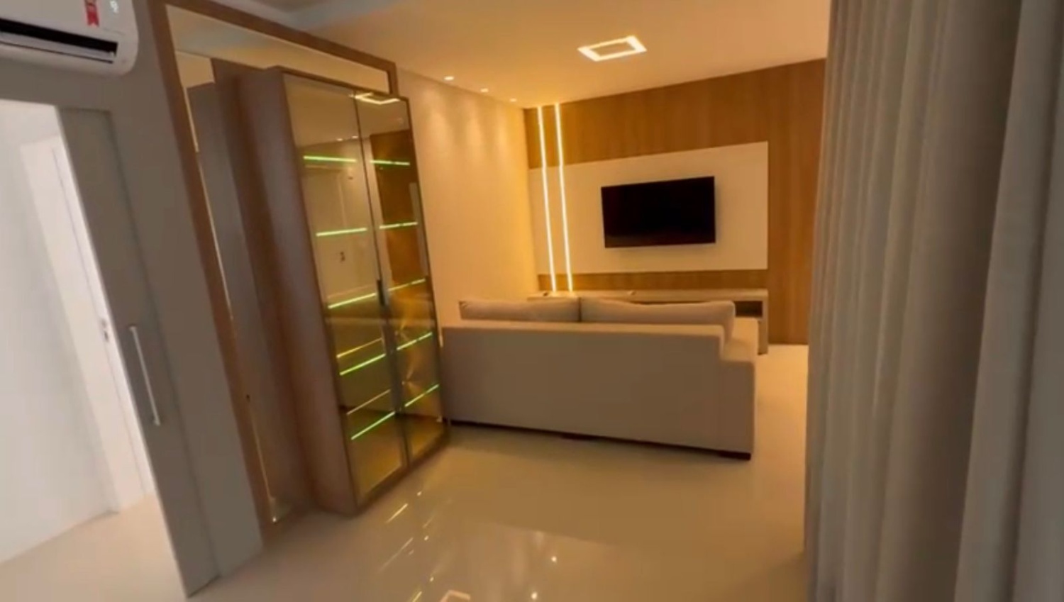 Apartamento no Ed. Spazio DArt Residence em Meia Praia - Itapema - foto 7
