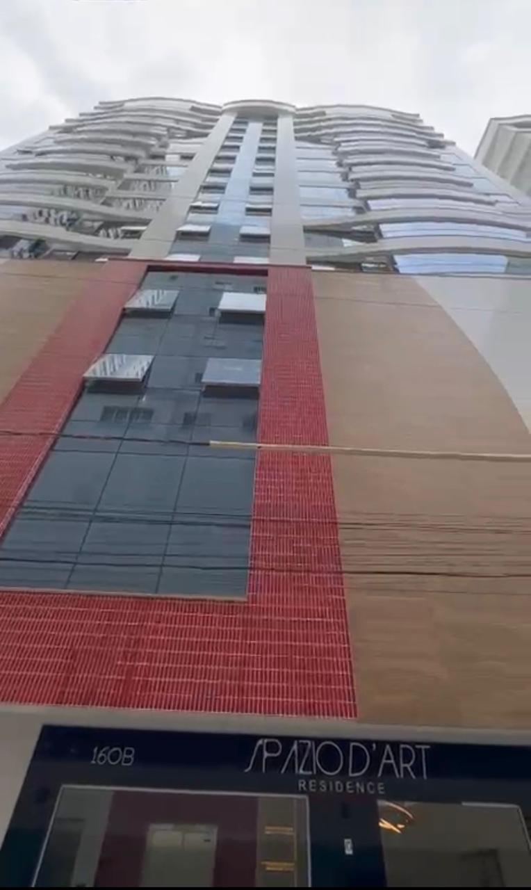 Apartamento no Ed. Spazio DArt Residence em Meia Praia - Itapema - foto 14