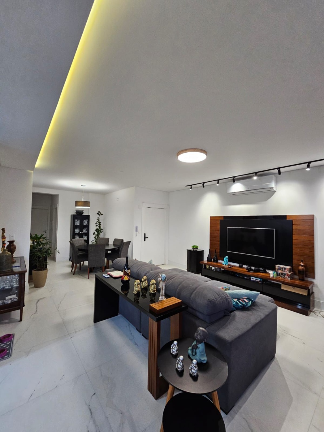 Apartamento no Ed. Carmel Residence em Itapema - foto 2