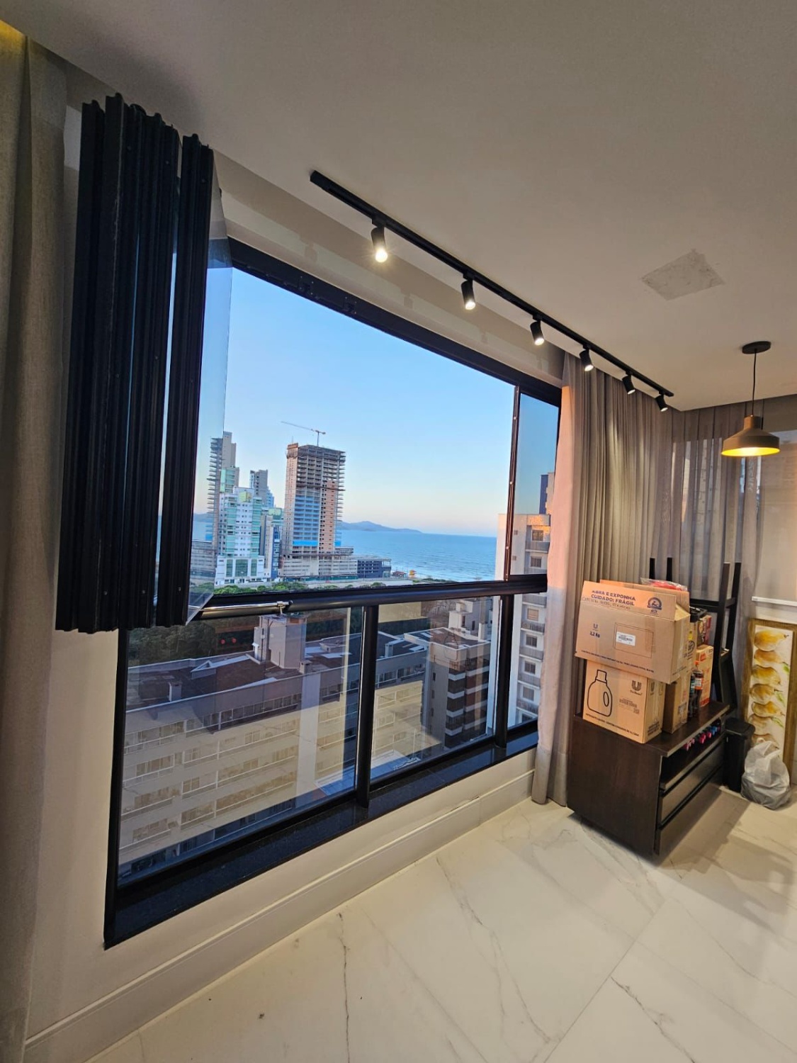 Apartamento no Ed. Carmel Residence em Itapema - foto 8