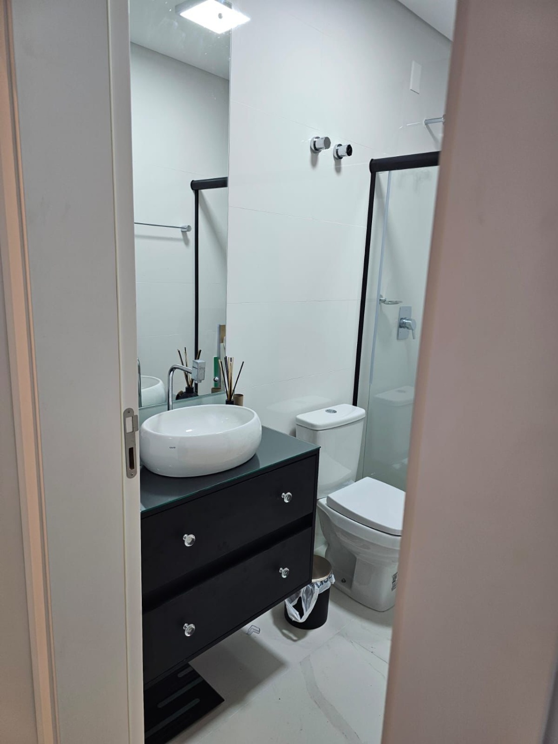 Apartamento no Ed. Carmel Residence em Itapema - foto 16