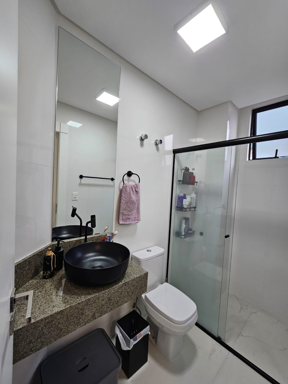 Apartamento no Ed. Carmel Residence em Itapema - foto 17