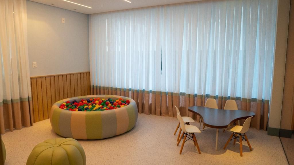 Apartamento no Ed. Carmel Residence em Itapema - foto 32