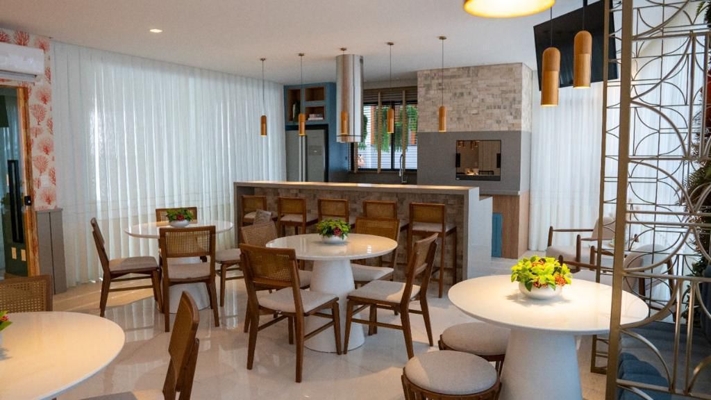 Apartamento no Ed. Carmel Residence em Itapema - foto 34
