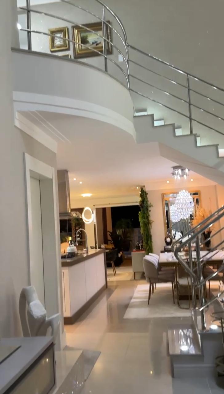 Casa Neoclássica no Cond. Caledônia Private Village em Camboriú - foto 5