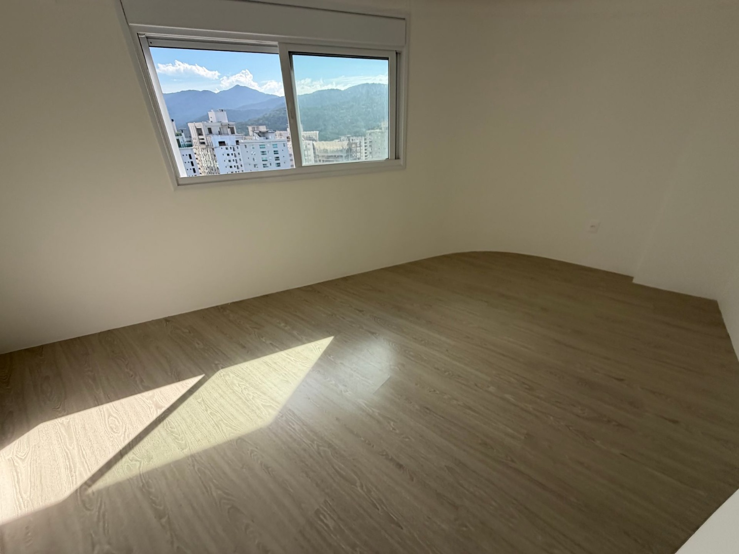 Apartamento no Ed. Lumiere Frente Mar em Itapema - foto 8
