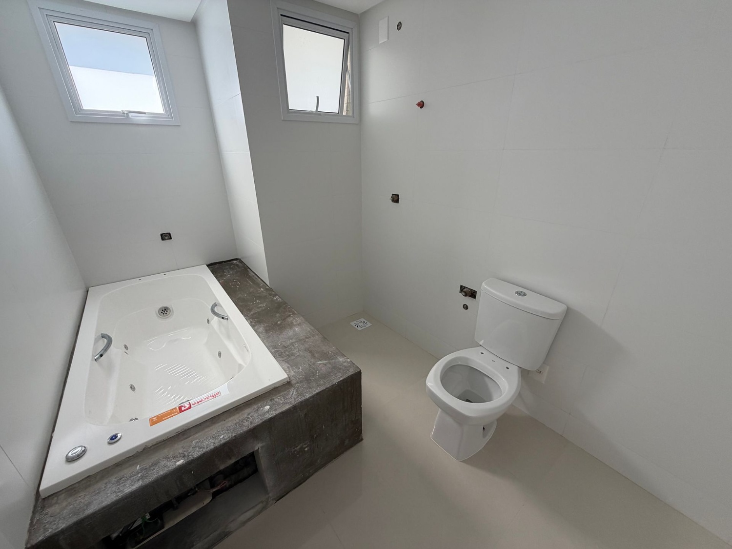 Apartamento no Ed. Lumiere Frente Mar em Itapema - foto 10