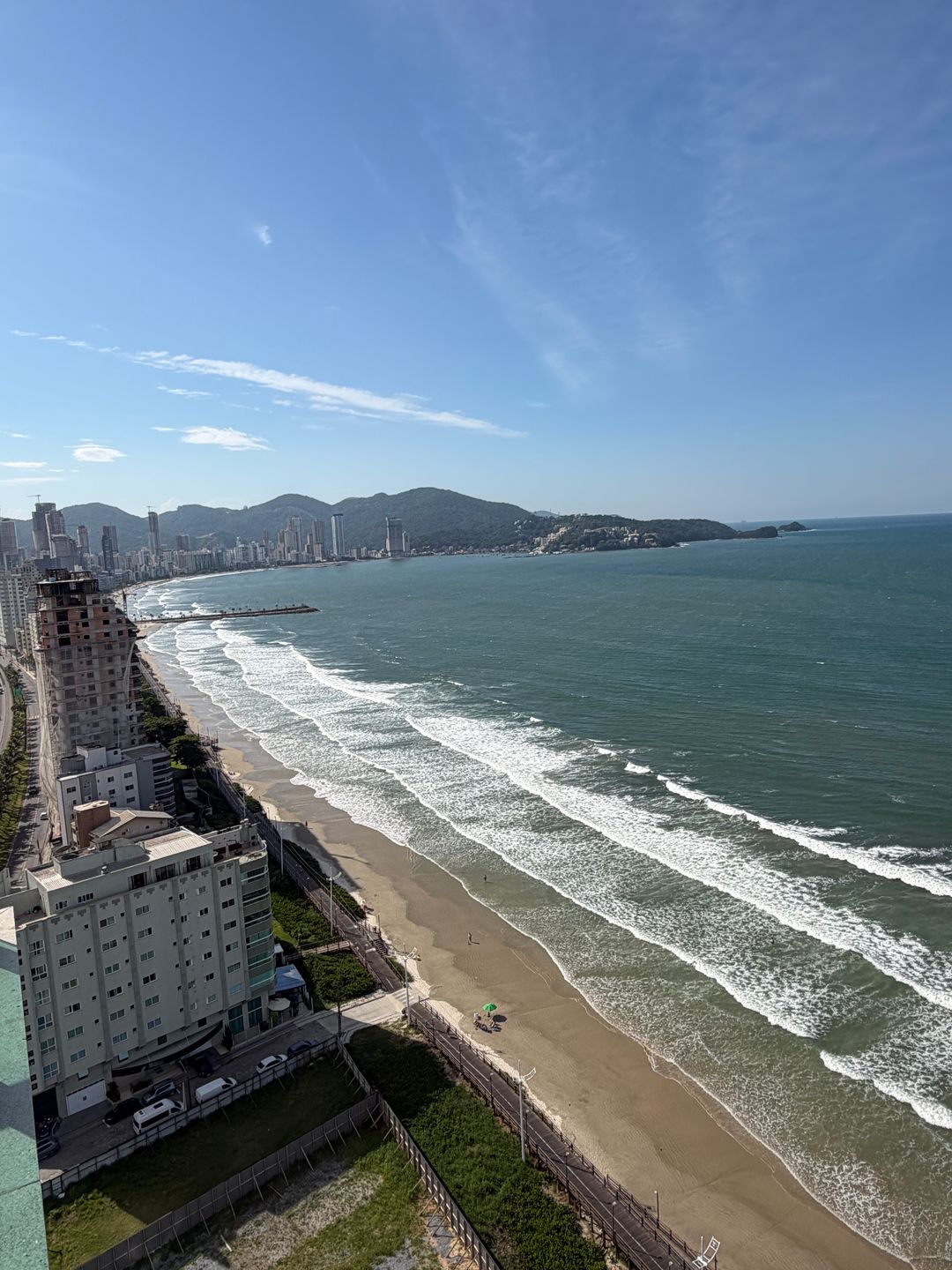 Apartamento no Ed. Lumiere Frente Mar em Itapema - foto 12