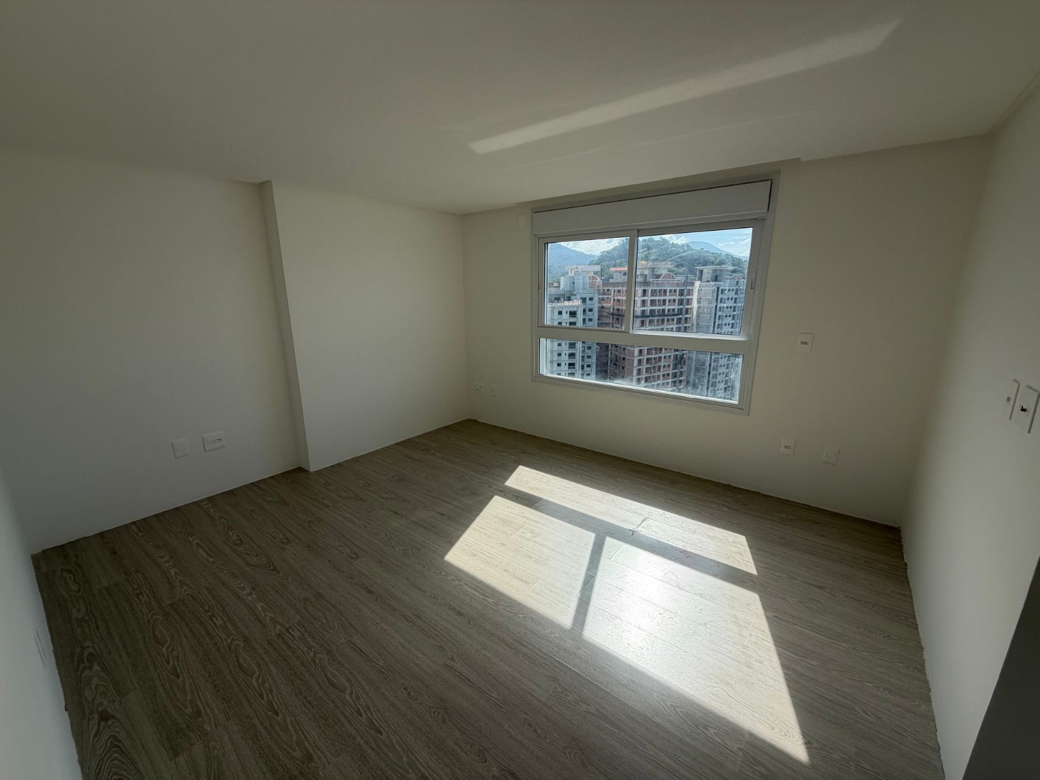 Apartamento no Ed. Lumiere Frente Mar em Itapema - foto 14