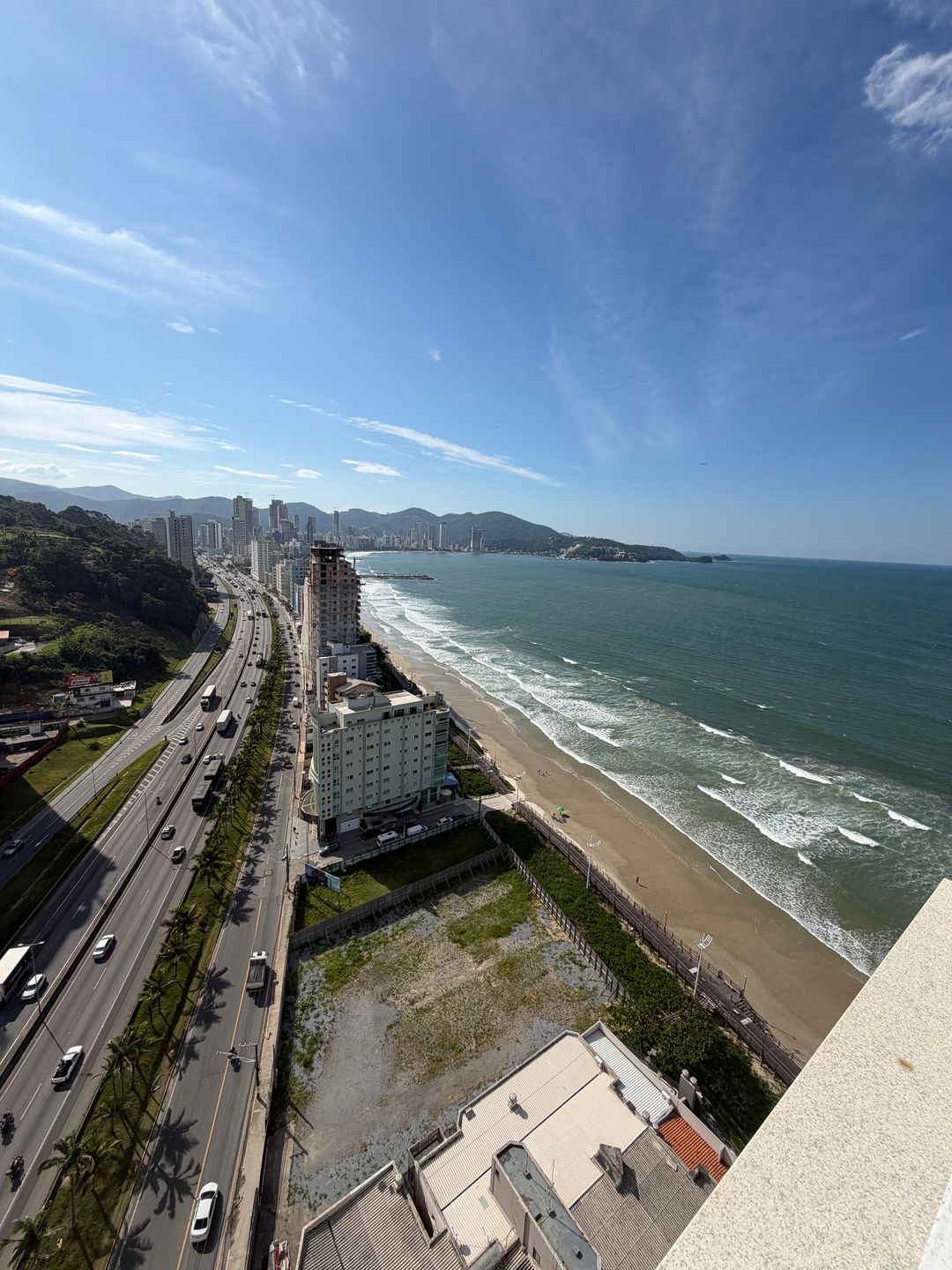 Apartamento no Ed. Lumiere Frente Mar em Itapema - foto 15