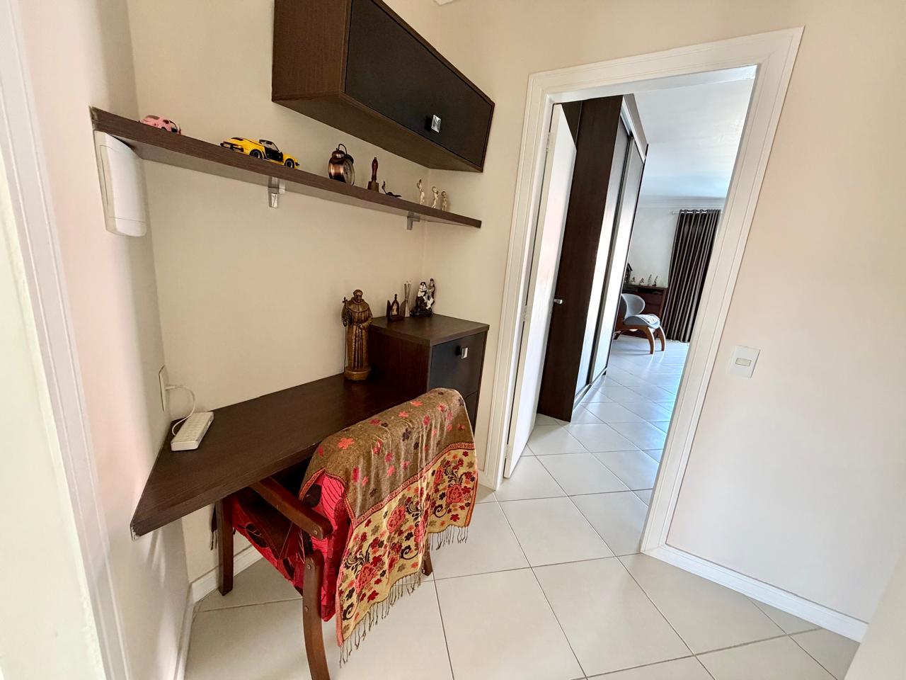 Casa Contemporânea na Praia dos Amores - foto 11