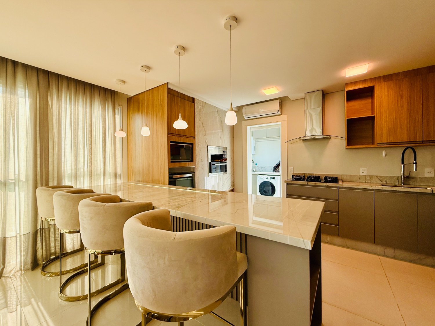 Apartamento no Ed. Eleganza Tower em Balneário Camboriú - foto 6