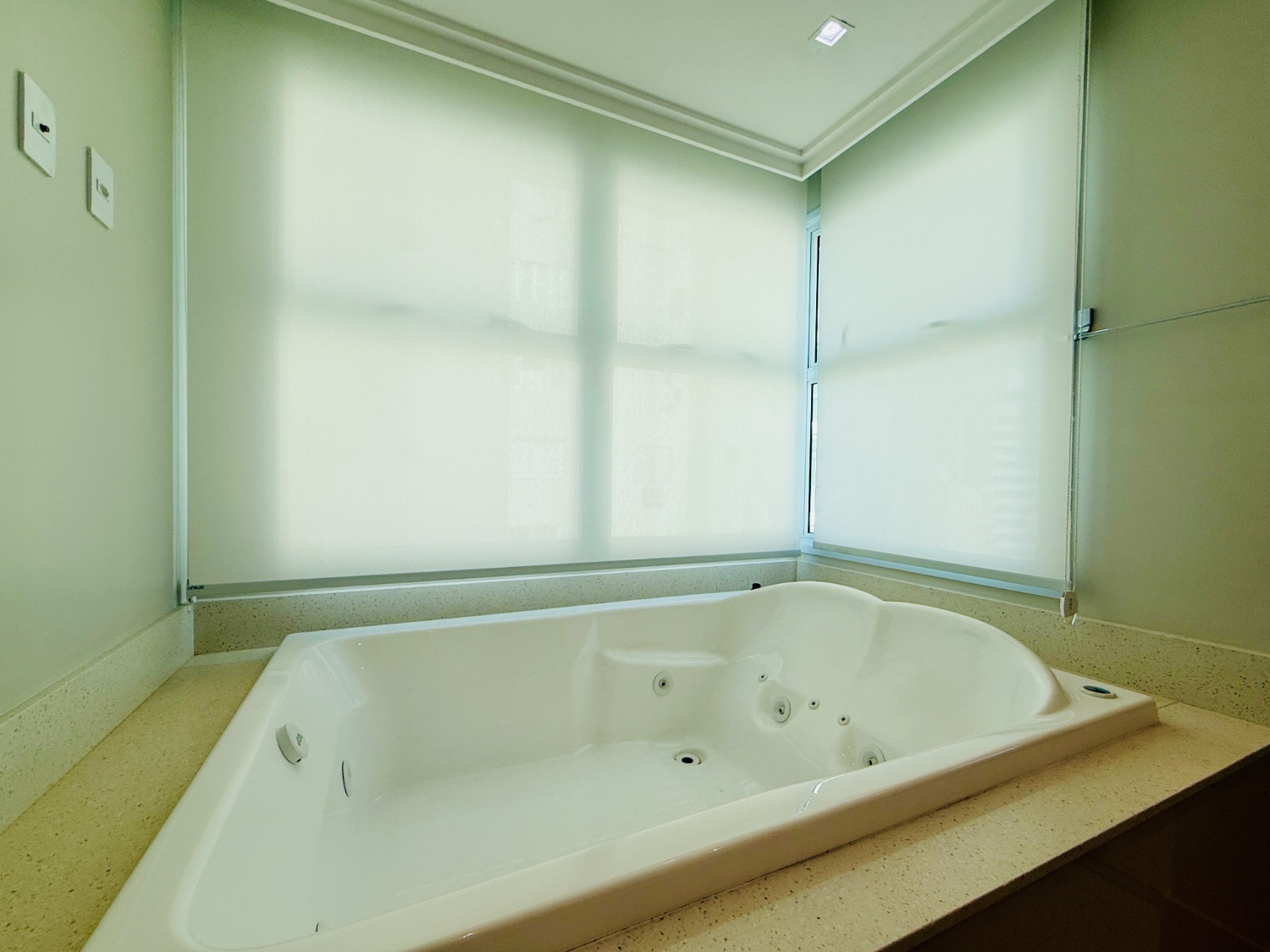 Apartamento no Ed. Eleganza Tower em Balneário Camboriú - foto 16
