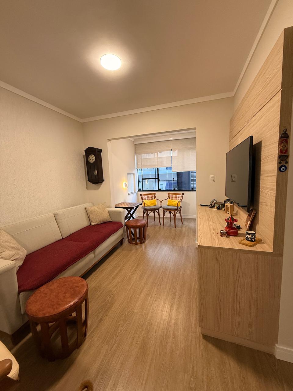 Apartamento no Ed. Sol Nascente em Balneário Camboriú - foto 2