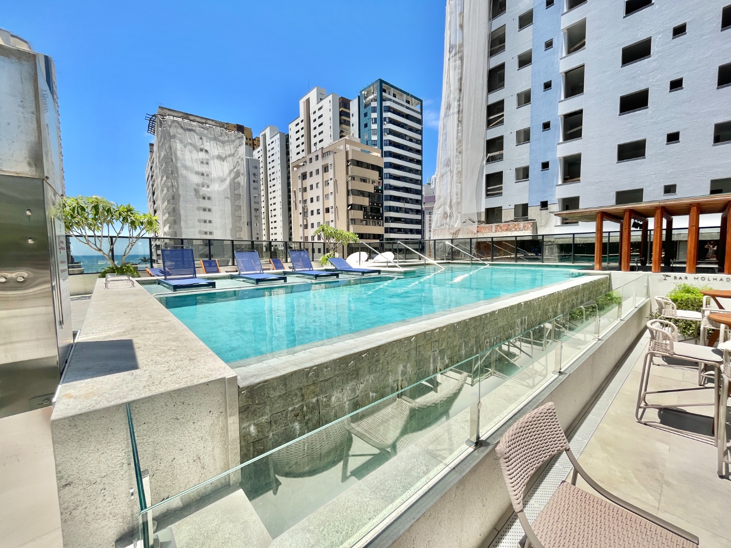 Apartamento no Ed. Mueller Ocean Club em Balneário Camboriú