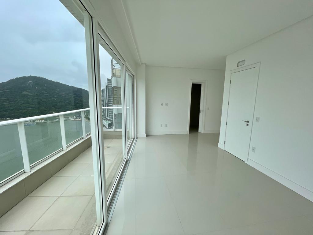 Cobertura Triplex no Ed. Gran Palazzo em Balneário Camboriú - foto 4