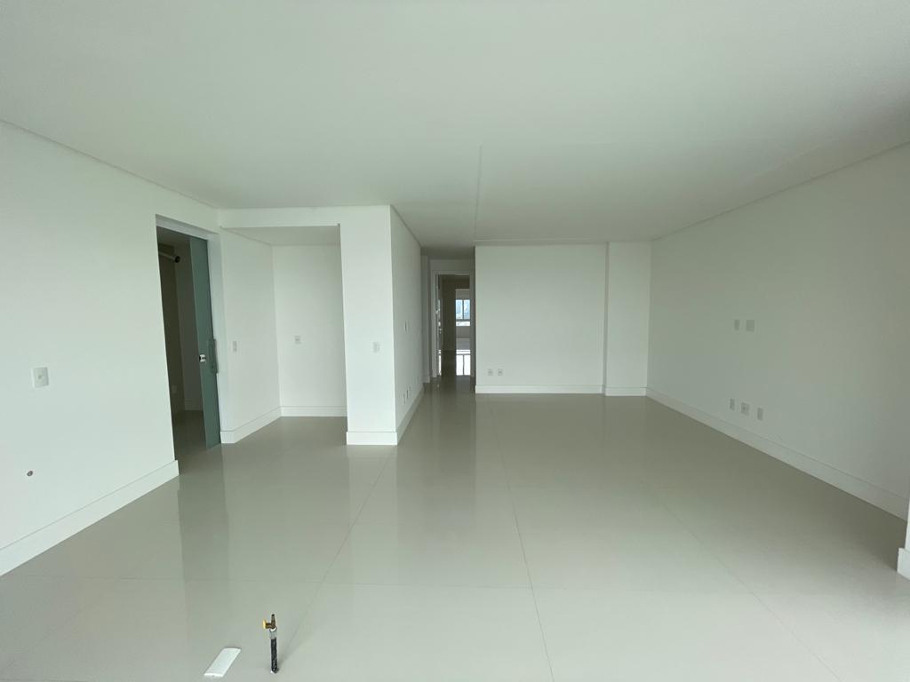 Cobertura Triplex no Ed. Gran Palazzo em Balneário Camboriú - foto 28