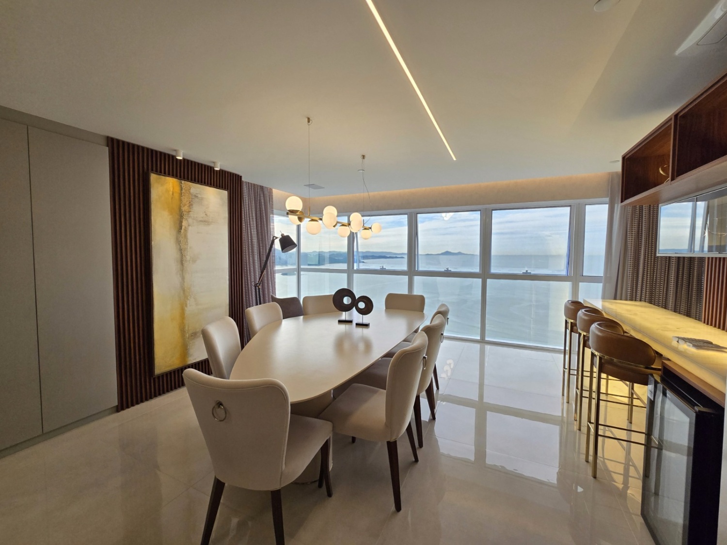 Apartamento no Ed. One Tower em Balneário Camboriú