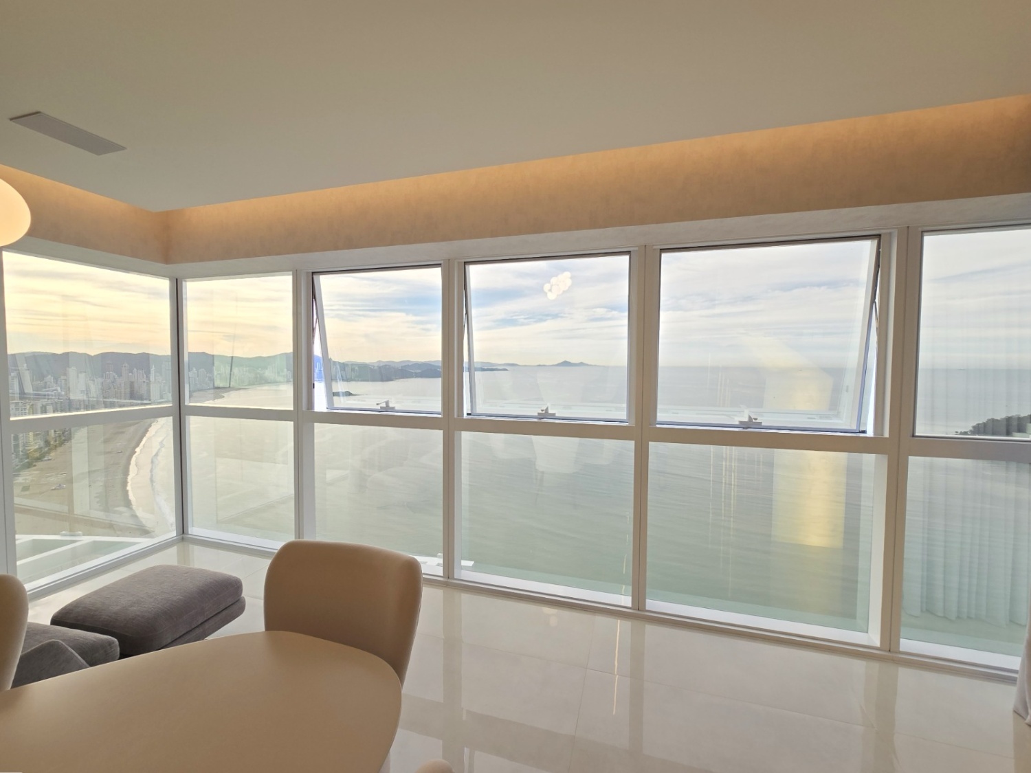 Apartamento no Ed. One Tower em Balneário Camboriú - foto 4