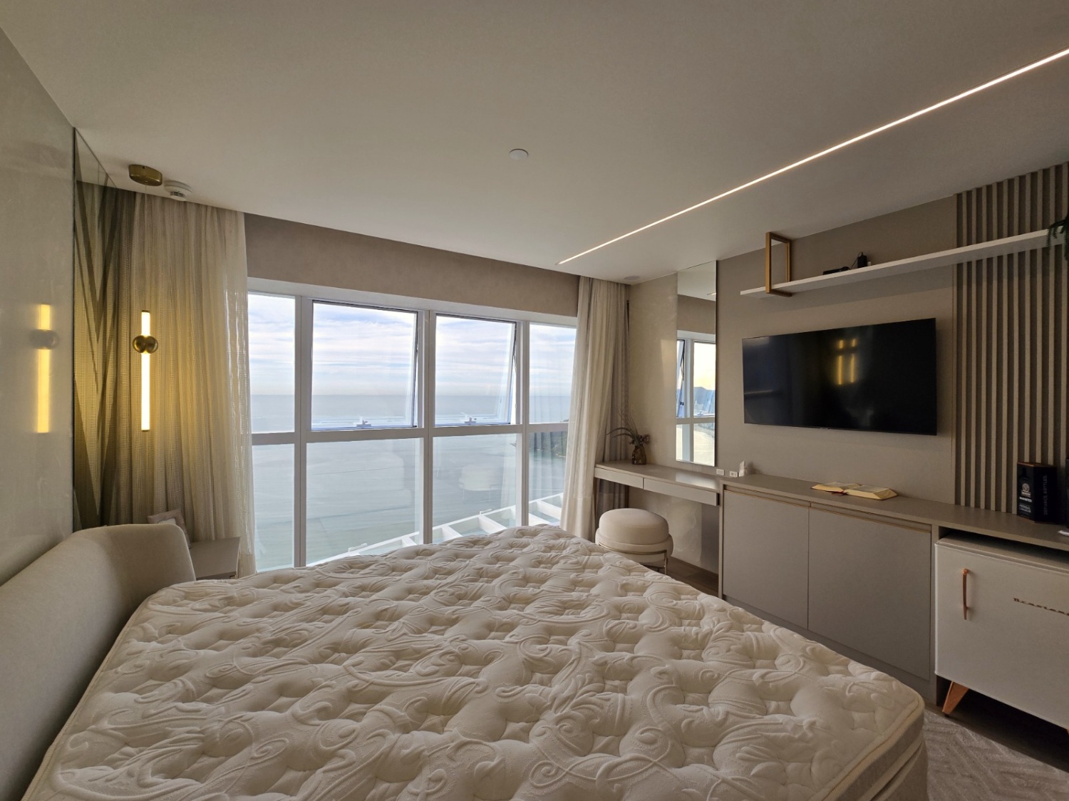 Apartamento no Ed. One Tower em Balneário Camboriú - foto 14