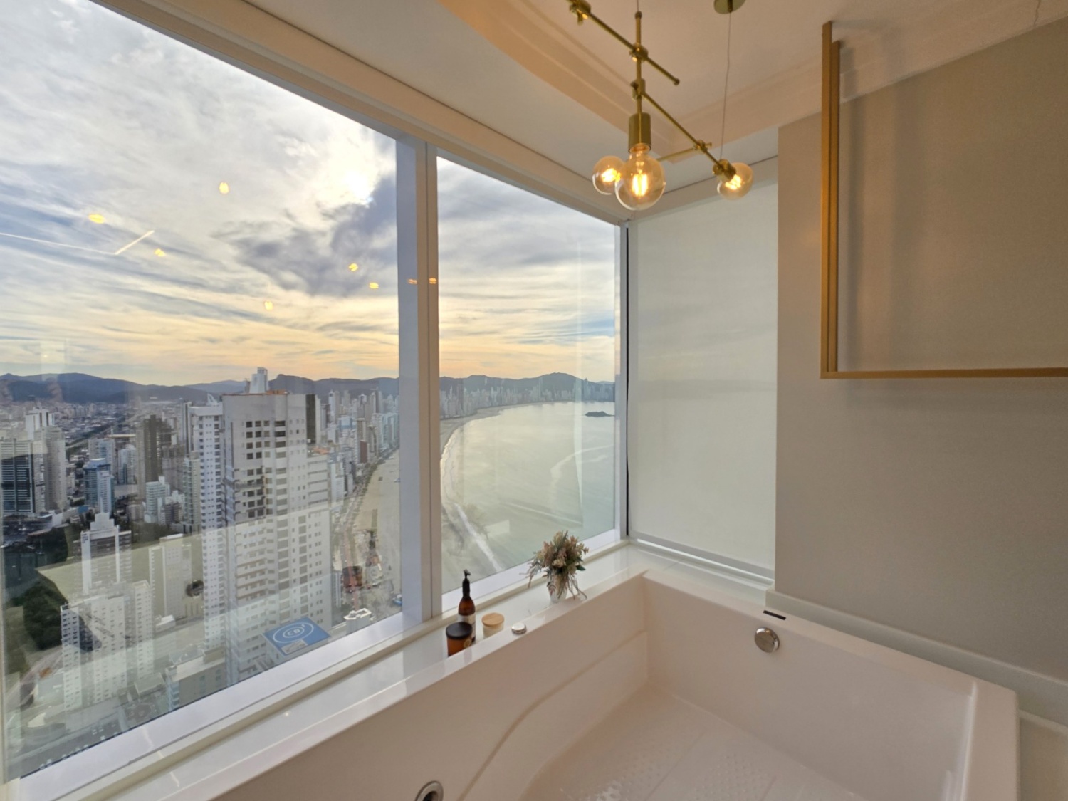 Apartamento no Ed. One Tower em Balneário Camboriú - foto 17