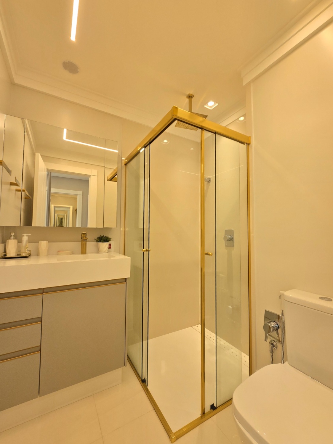 Apartamento no Ed. One Tower em Balneário Camboriú - foto 26