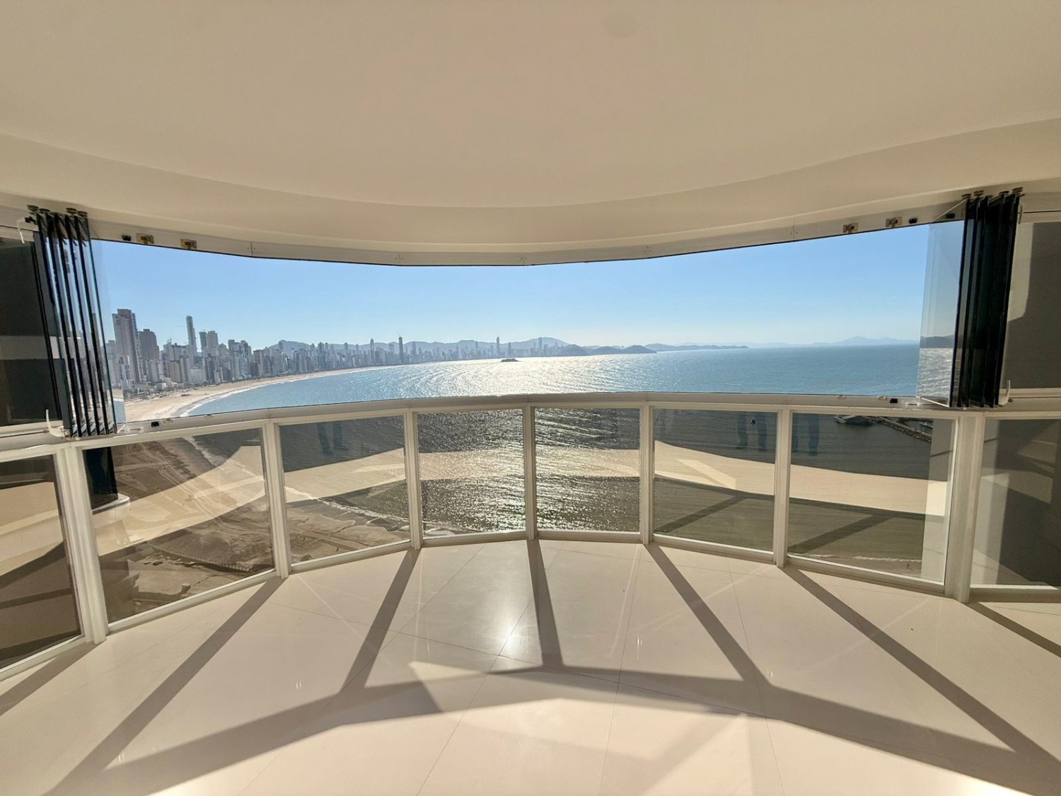 Apartamento no Ed. Ibiza Towers em Balneário Camboriú