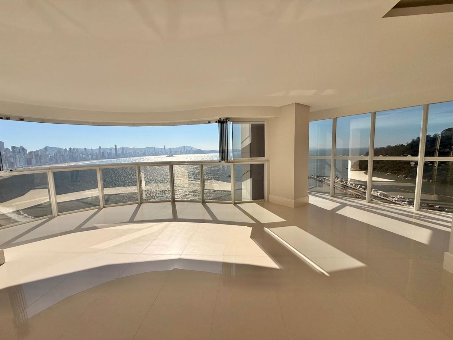 Apartamento no Ed. Ibiza Towers em Balneário Camboriú - foto 6