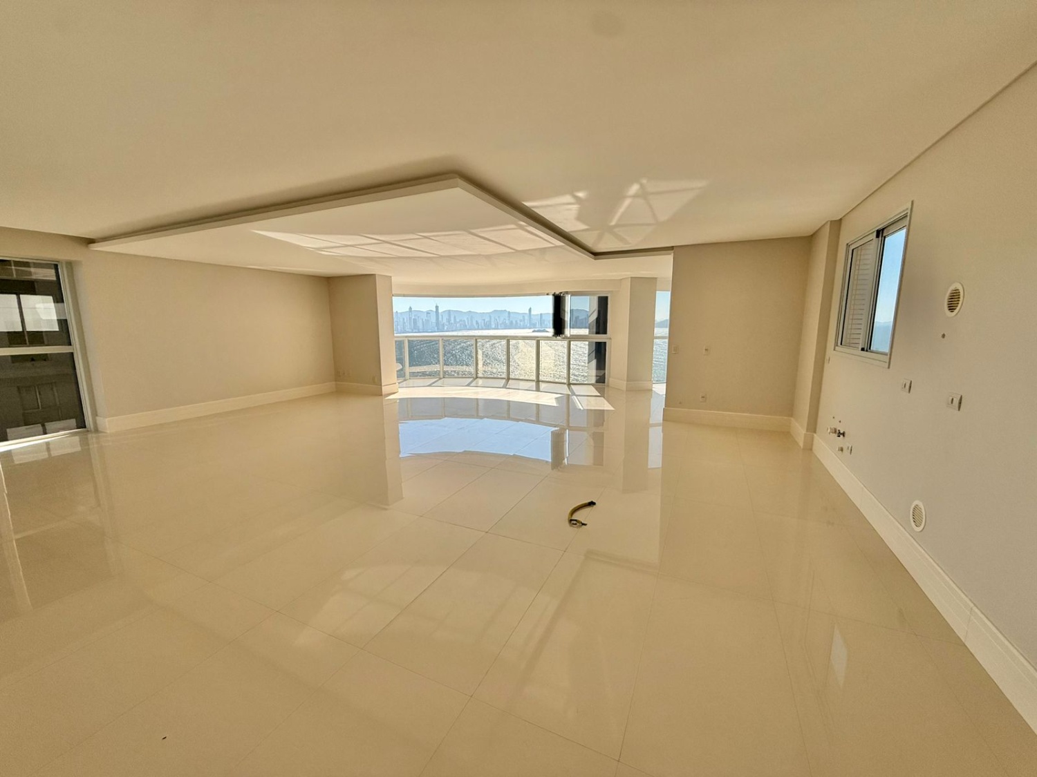 Apartamento no Ed. Ibiza Towers em Balneário Camboriú - foto 7