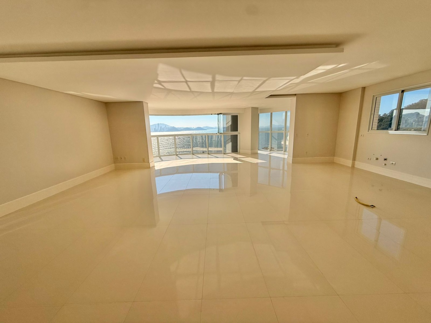 Apartamento no Ed. Ibiza Towers em Balneário Camboriú - foto 8