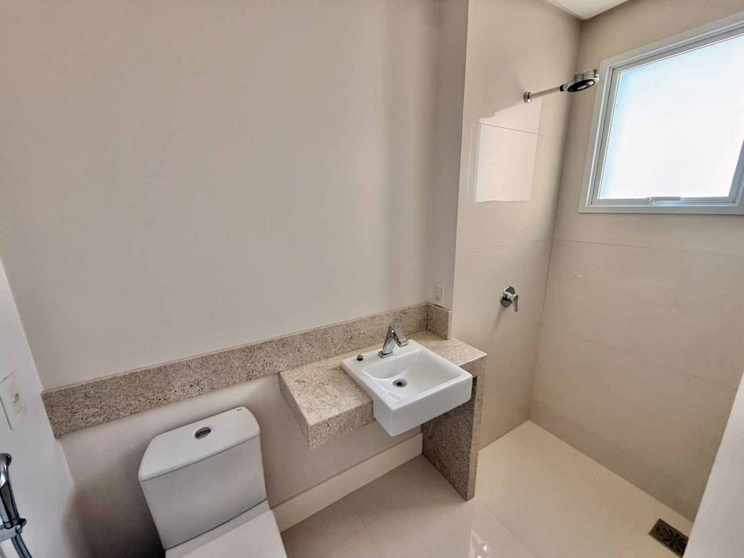 Apartamento no Ed. Ibiza Towers em Balneário Camboriú - foto 17