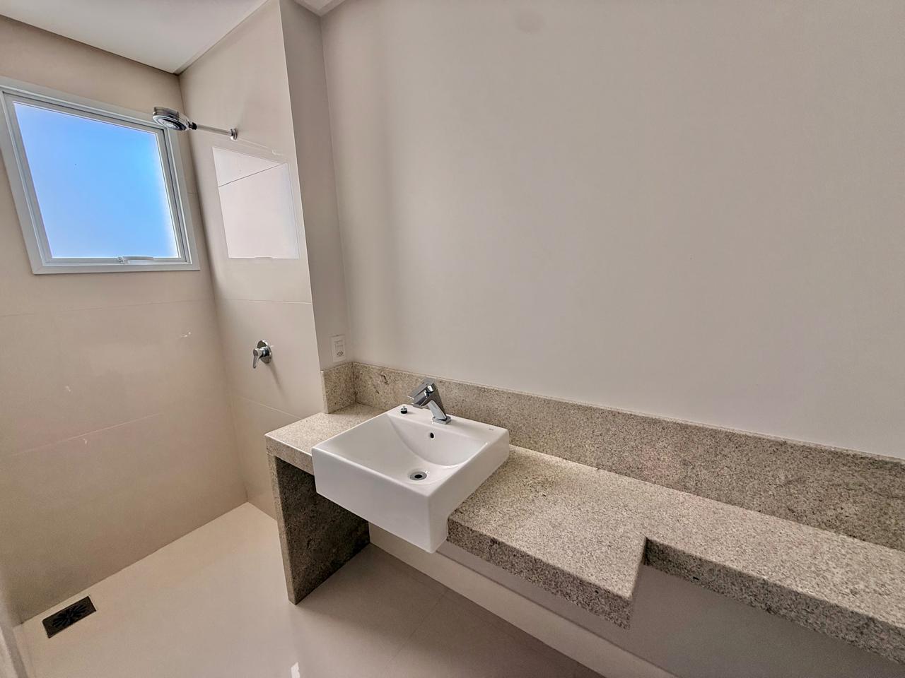 Apartamento no Ed. Ibiza Towers em Balneário Camboriú - foto 23