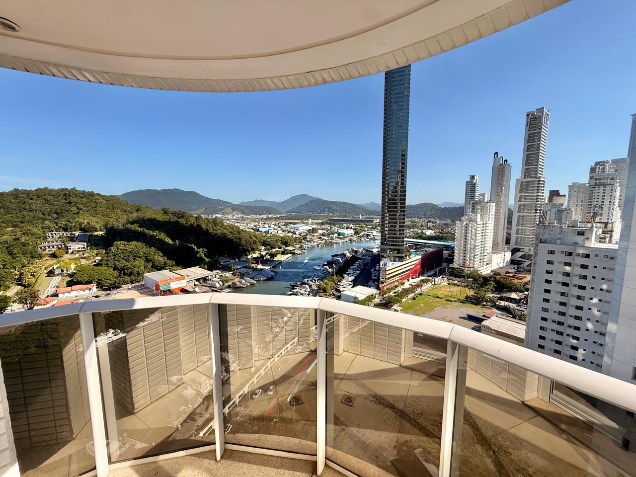 Apartamento no Ed. Ibiza Towers em Balneário Camboriú - foto 24
