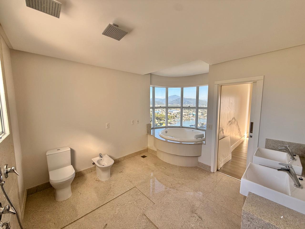 Apartamento no Ed. Ibiza Towers em Balneário Camboriú - foto 27