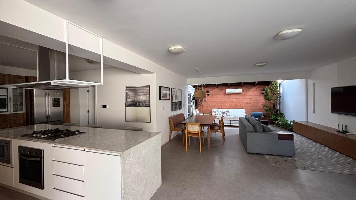 Casa a poucos metros da Praia de Cabeçudas - foto 4