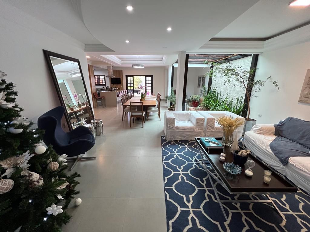 Casa no Cond. Residencial Ariribá em Balneário Camboriú - foto 6