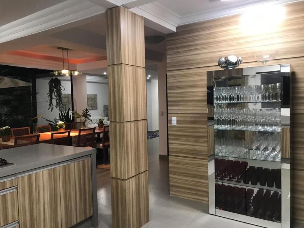 Casa no Cond. Residencial Ariribá em Balneário Camboriú - foto 8