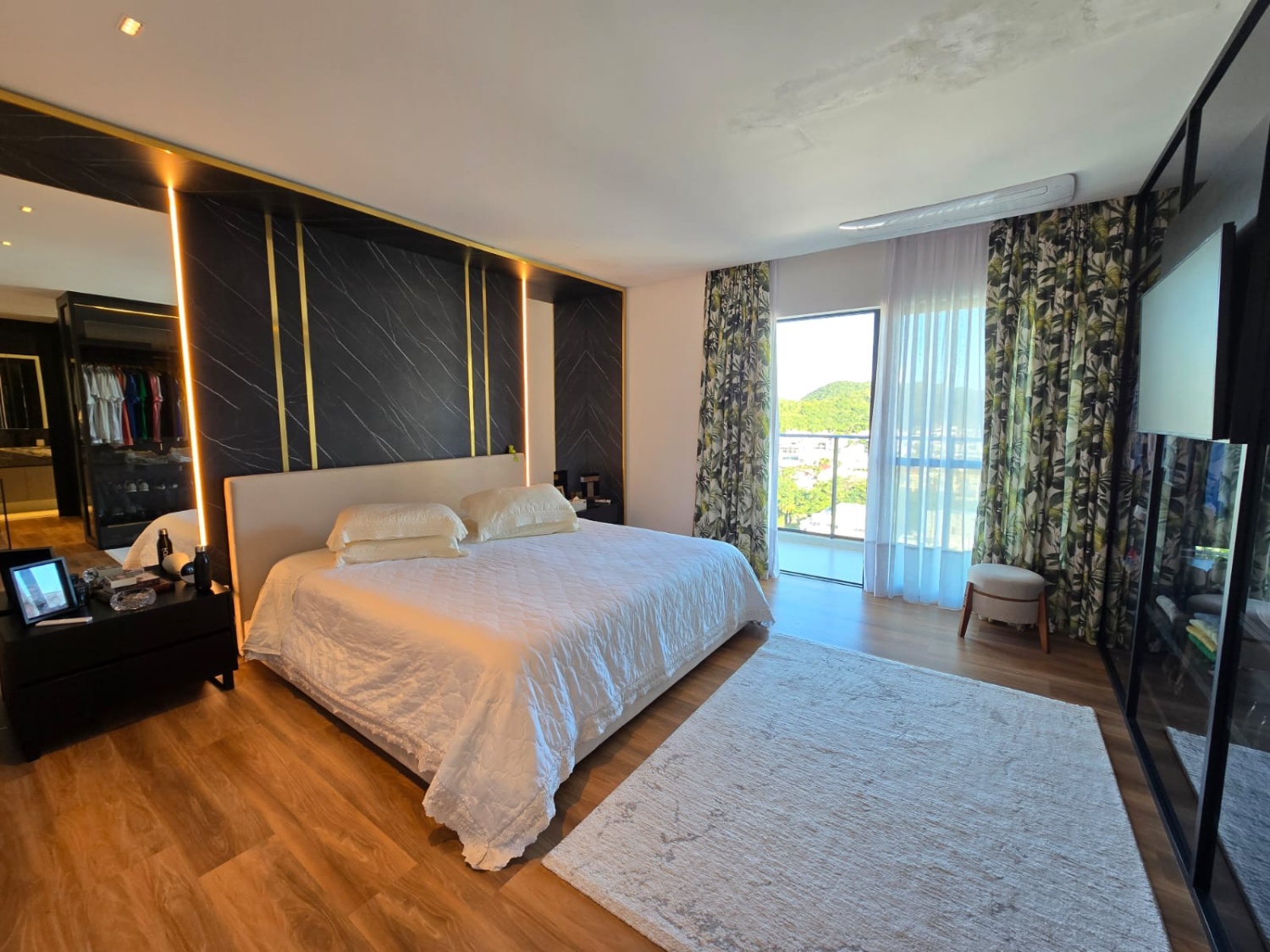Cobertura Triplex no Edifício Unique na Praia Brava - foto 15
