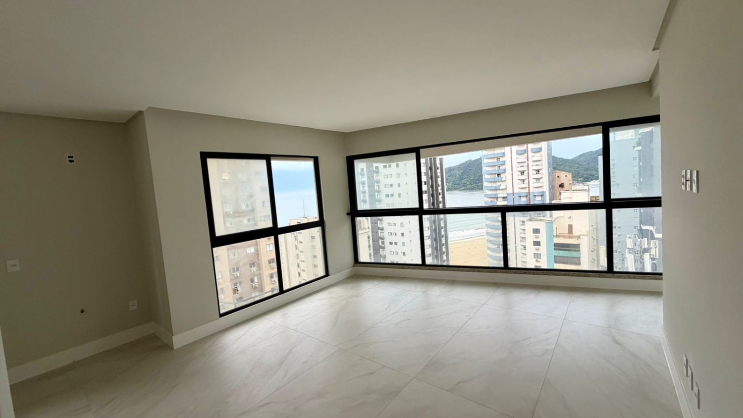 Apartamento no Ed. South Beach em Balneário Camboriú - foto 3