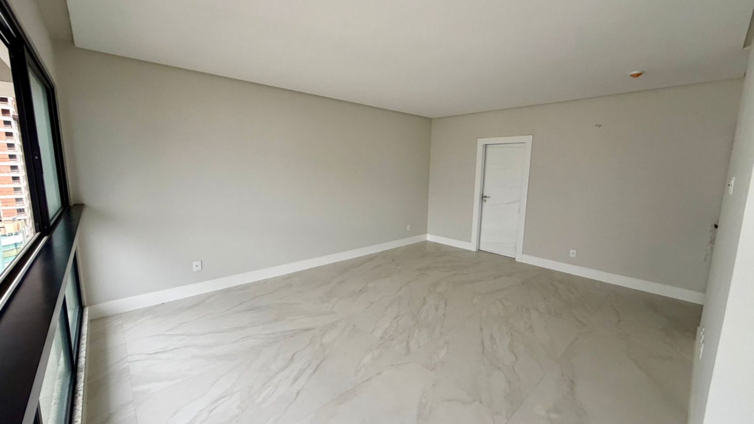 Apartamento no Ed. South Beach em Balneário Camboriú - foto 7