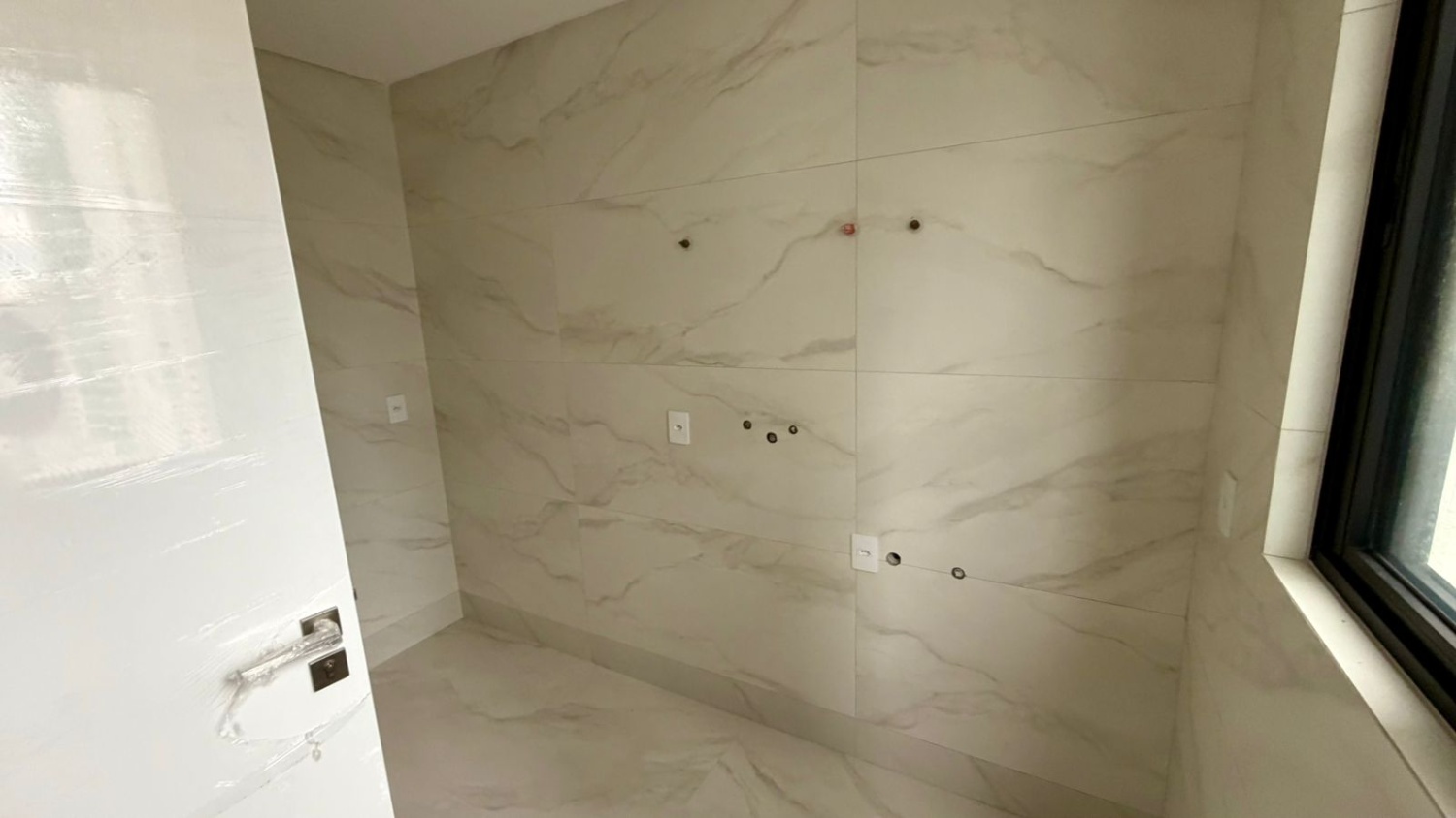 Apartamento no Ed. South Beach em Balneário Camboriú - foto 11