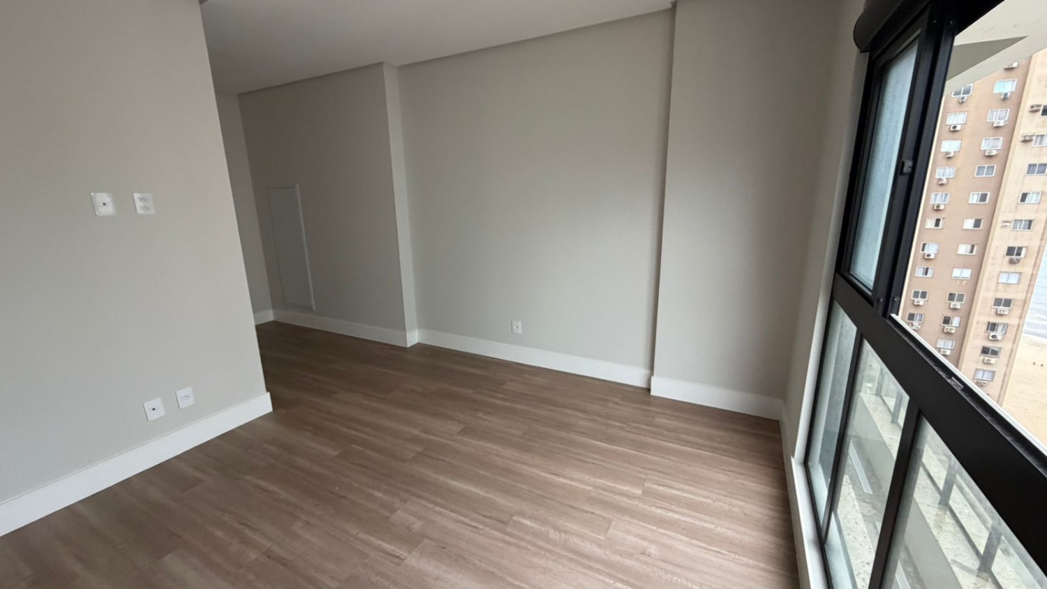 Apartamento no Ed. South Beach em Balneário Camboriú - foto 15