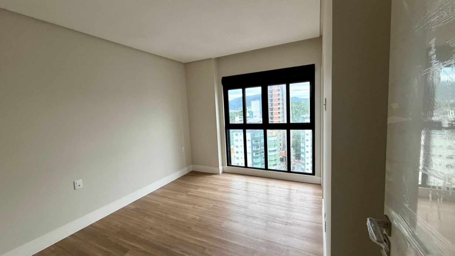 Apartamento no Ed. South Beach em Balneário Camboriú - foto 16