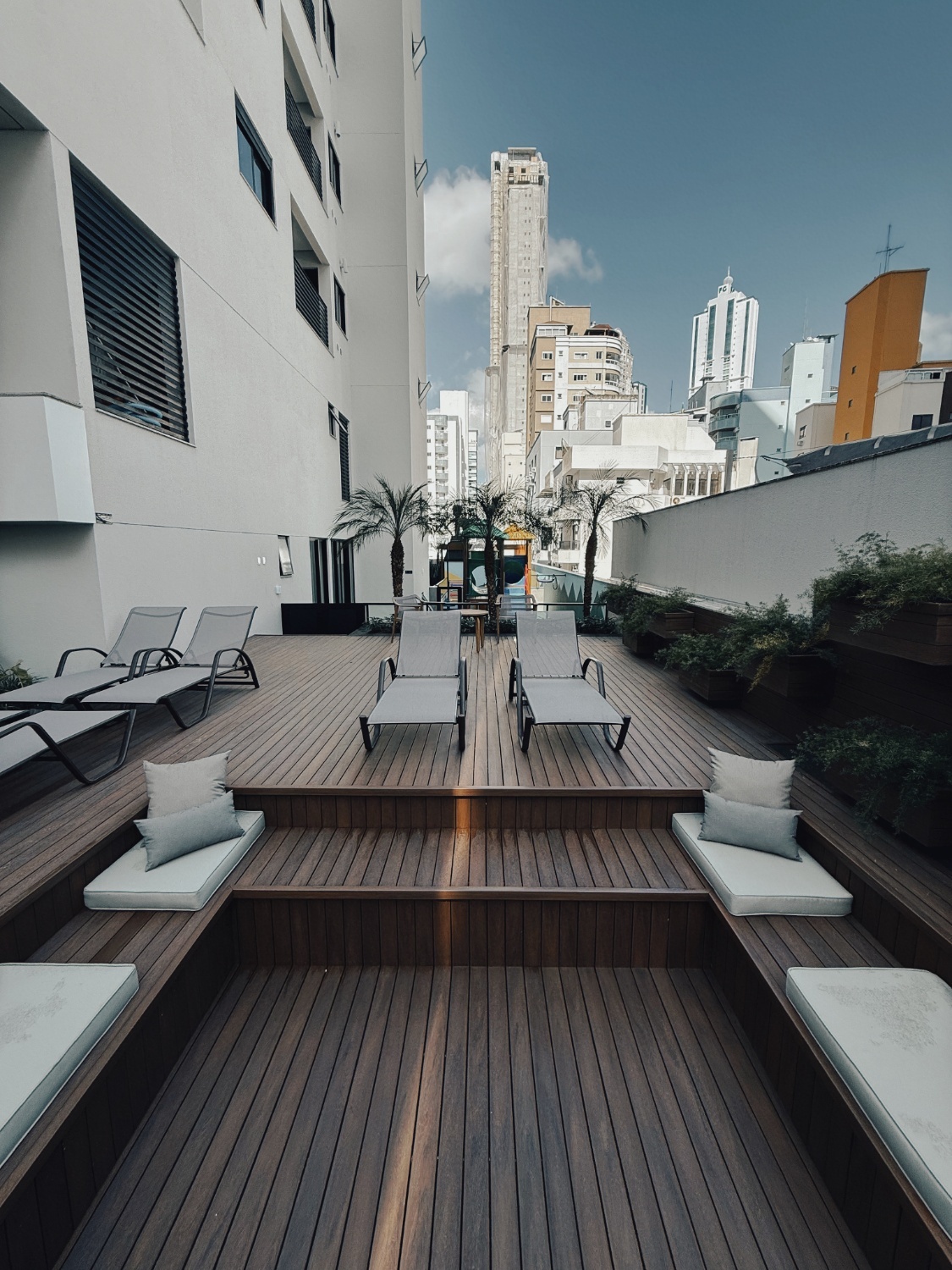 Apartamento no Ed. South Beach em Balneário Camboriú - foto 33