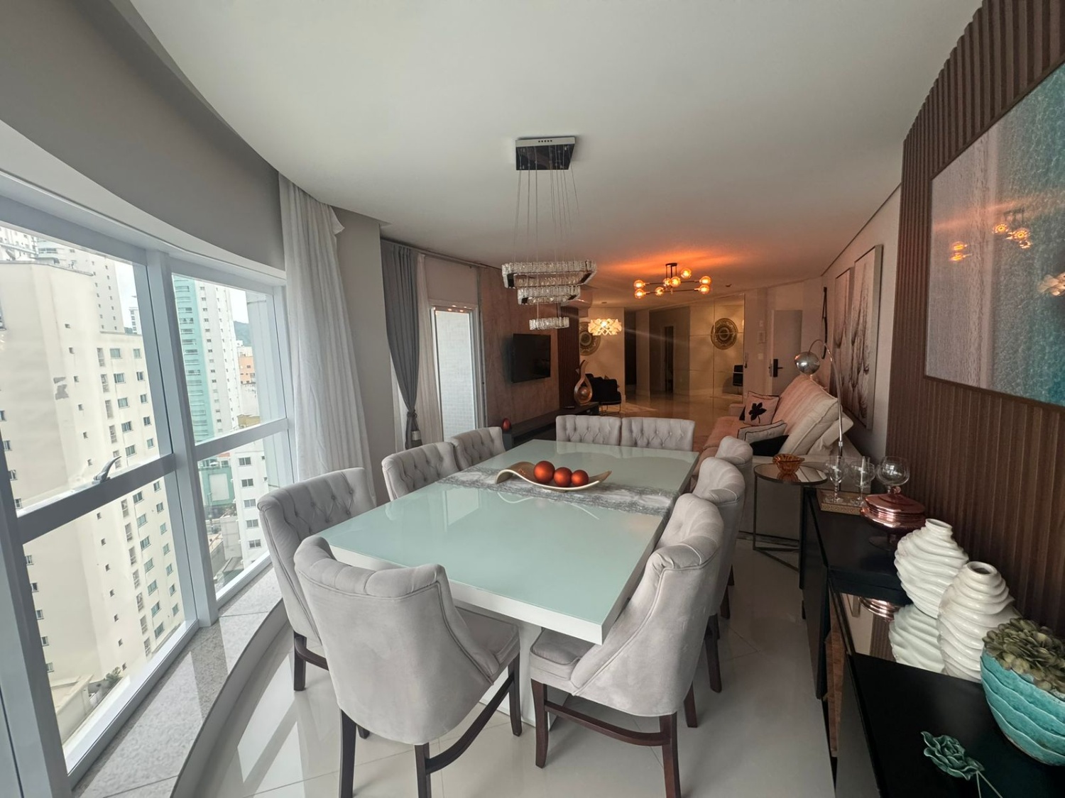 Apartamento no Ed. Esquina Bella em Balneário Camboriú - foto 2