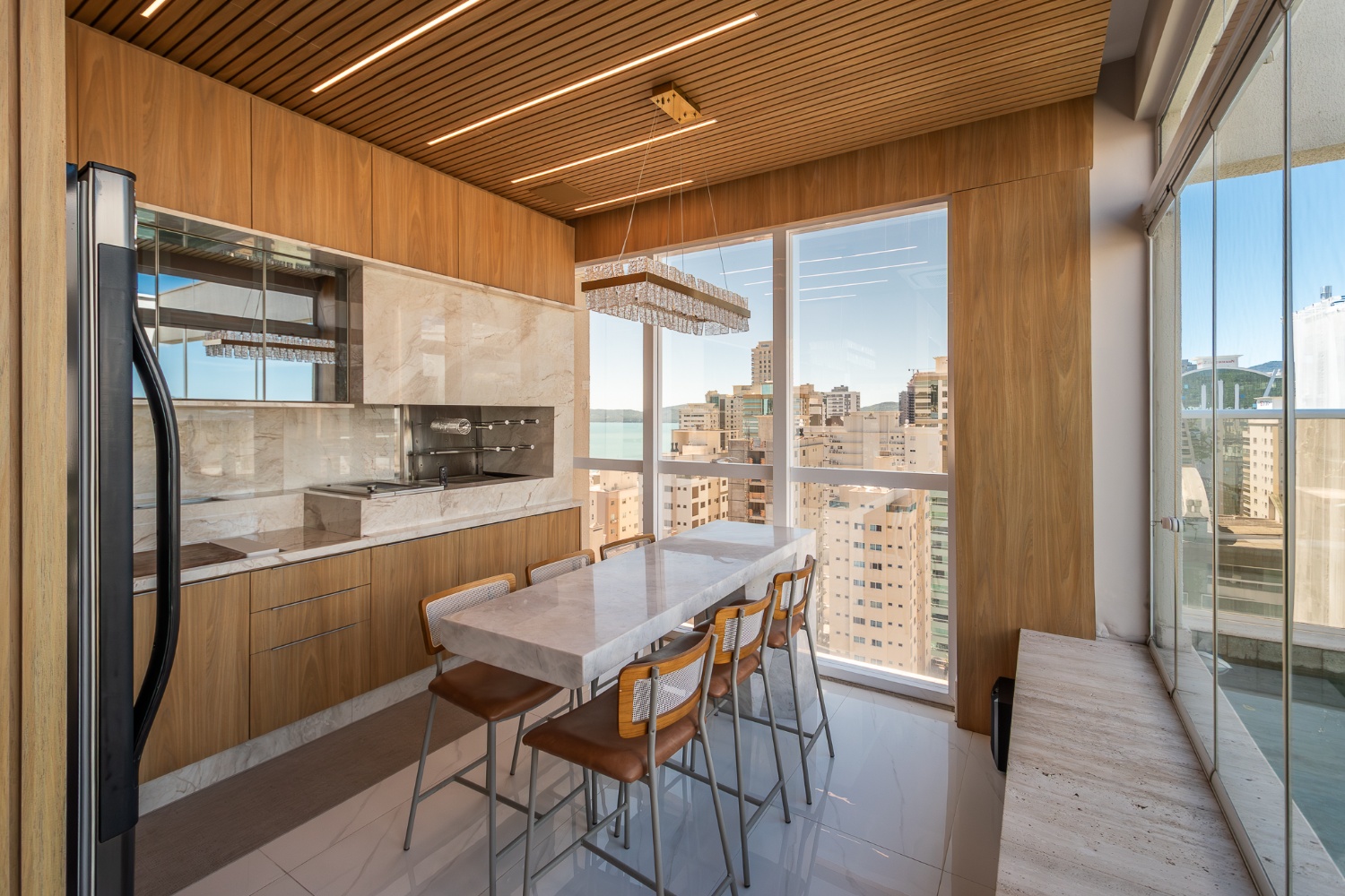 Cobertura Duplex no Ed. Mônaco Residence em Meia Praia - Itapema - foto 3