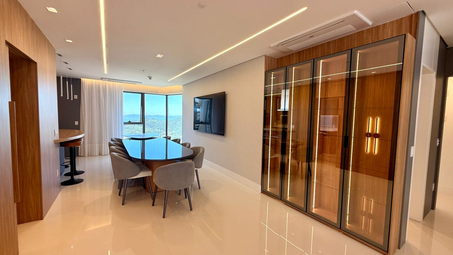 Apartamento no Ed. Yachthouse by Pininfarina na Barra Sul em Balneário Camboriú - foto 7