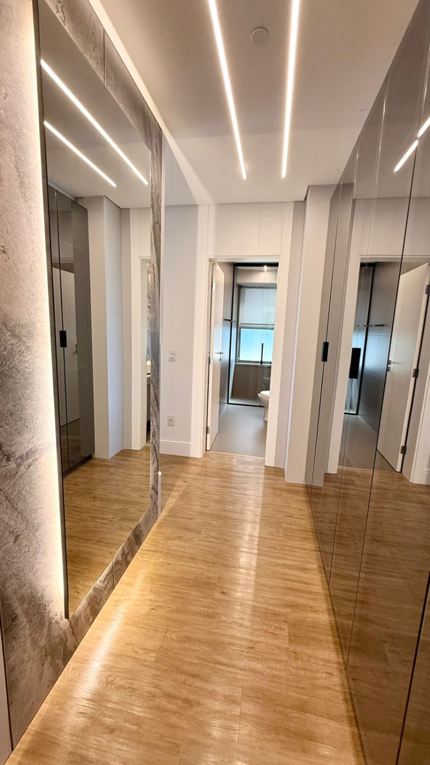 Apartamento no Ed. Yachthouse by Pininfarina na Barra Sul em Balneário Camboriú - foto 10
